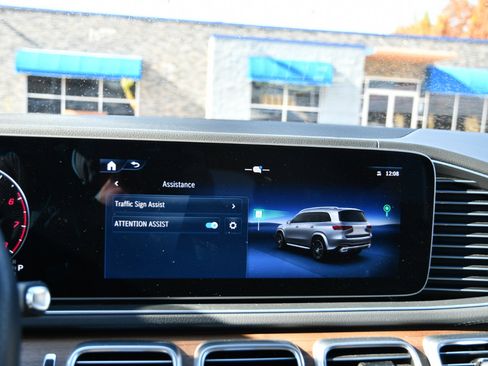 Used 2025 Mercedes-Benz GLS 450 4MATIC image 34