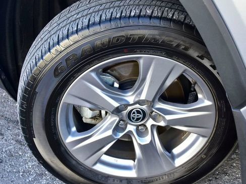 Used 2022 Toyota RAV4 XLE image 29