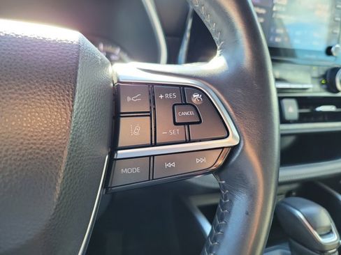 Used 2021 Toyota Highlander XSE image 27