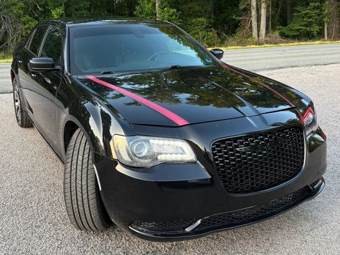 Used 2015 Chrysler 300 S AWD/4WD image 8