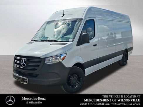 Used 2024 Mercedes-Benz Sprinter 2500 image 1