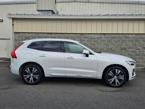 Used 2023 Volvo XC60 B5 Plus w/ Climate Package image 9