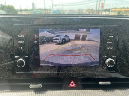 Used 2023 Kia Sportage LX FWD image 6