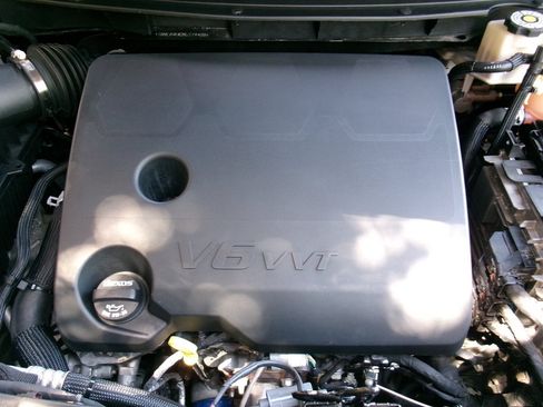 Used 2022 Chevrolet Traverse LT w/ LPO, Floor Liner Package AWD/4WD image 41