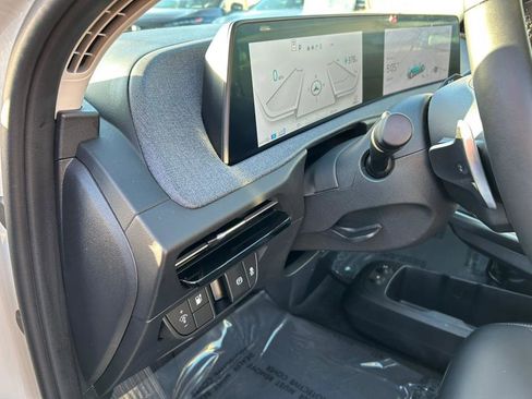 Used 2024 Kia EV6 Light image 17