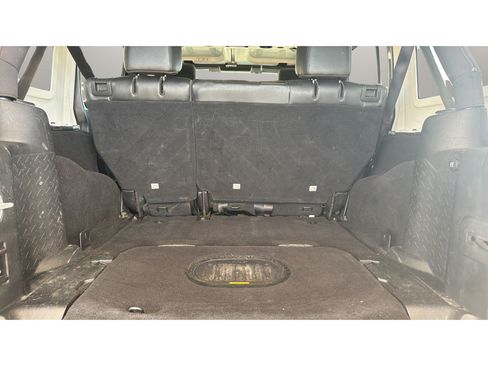 Used 2016 Jeep Wrangler Unlimited Sahara AWD/4WD image 12