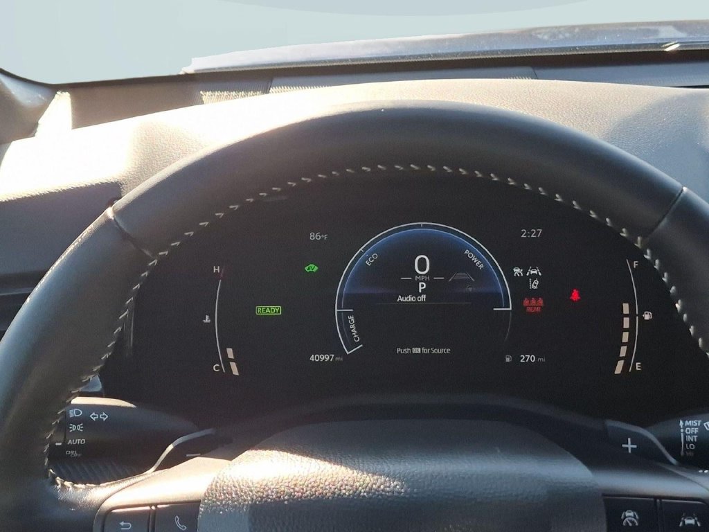 Used 2025 Toyota Camry SE FWD image 15