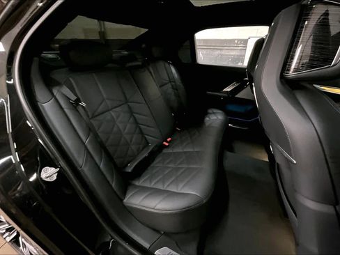 Used 2023 BMW 740i w/ Parking Assistance Package image 29