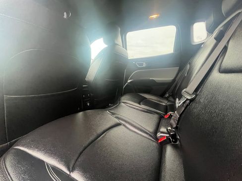 Used 2025 Jeep Compass Limited AWD/4WD image 16