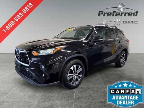 Used 2022 Toyota Highlander XLE AWD/4WD image 11