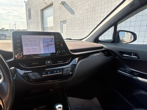 Used 2019 Toyota C-HR Limited FWD image 16