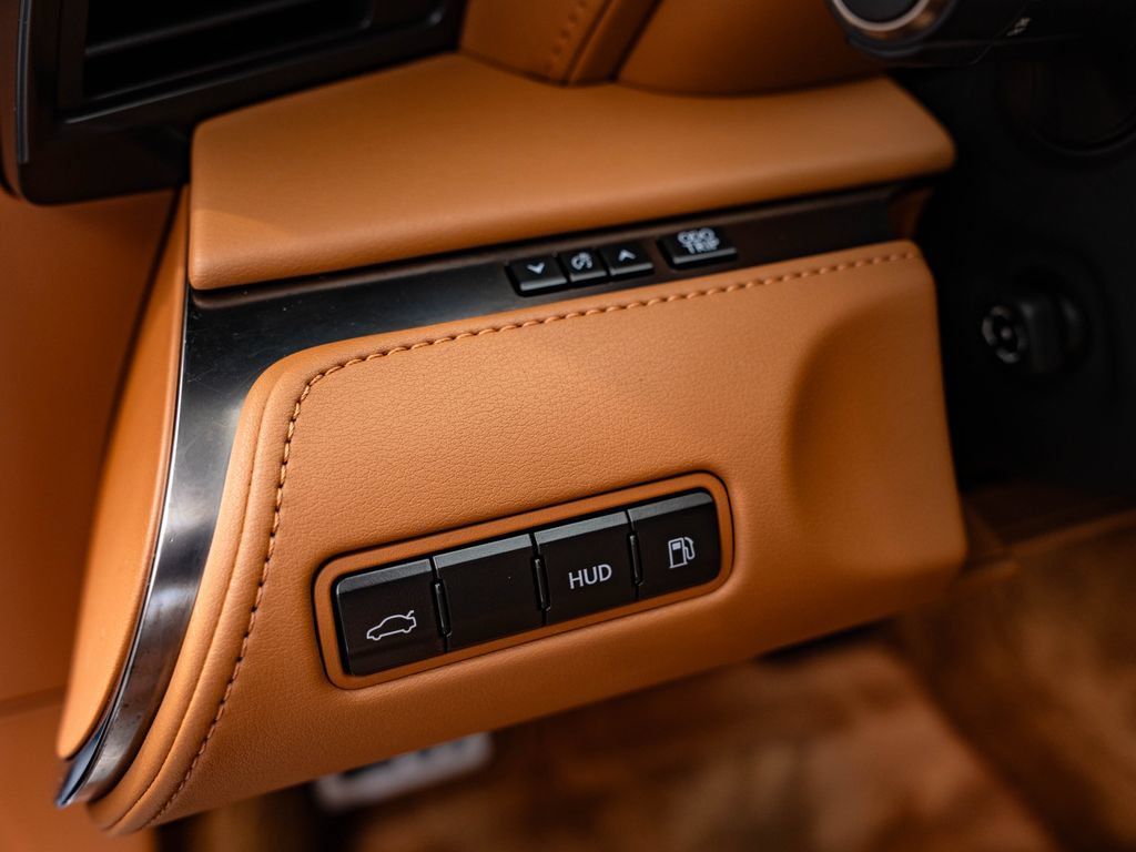 Used 2018 Lexus LC 500 Coupe w/ Touring Package RWD image 40
