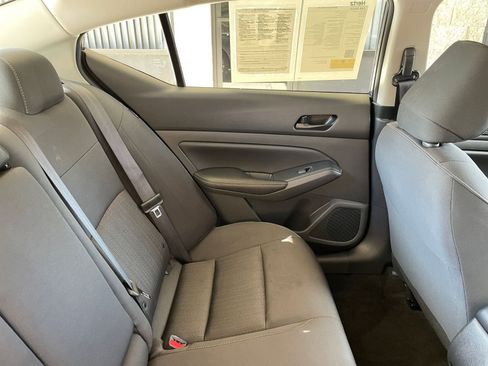 Used 2025 Nissan Altima 2.5 SV image 37