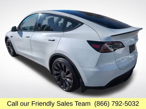 Used 2022 Tesla Model Y Performance image 3