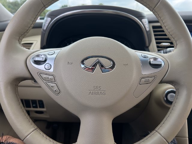 Used 2015 INFINITI QX70 2WD w/ Premium Package image 18