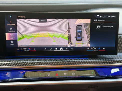 Used 2023 BMW i7 xDrive60 w/ Executive Package 2 AWD/4WD image 36