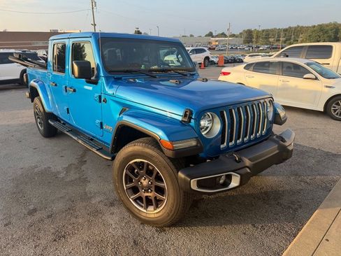 Used 2022 Jeep Gladiator Overland w/ Popular Equipment Package AWD/4WD image 2