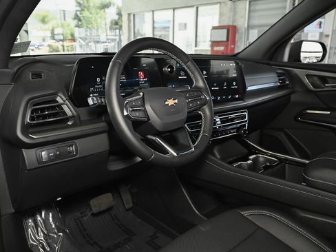 New 2026 Chevrolet Traverse LT w/ Driver Confidence Package FWD image 16