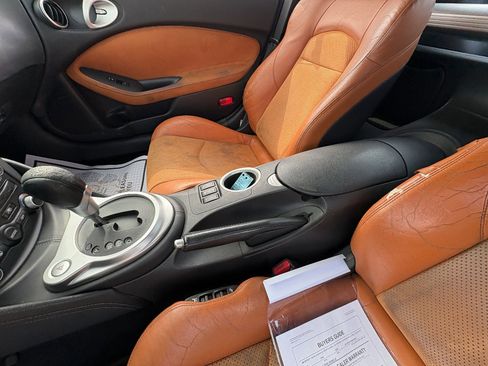 Used 2009 Nissan 370Z Touring w/ Sport Pkg image 26