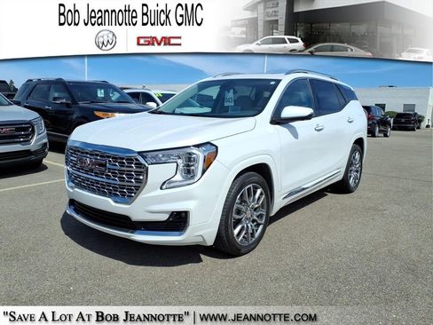 Used 2023 GMC Terrain Denali w/ Denali Premium Package AWD/4WD image 1