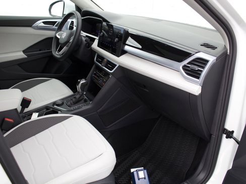 New 2026 Volkswagen Taos SE AWD/4WD image 34