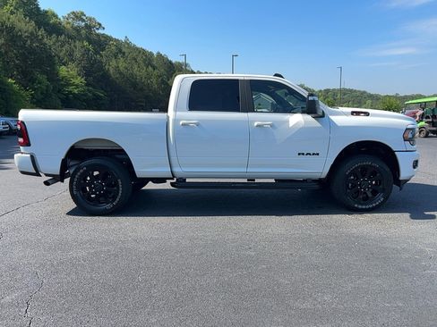 Used 2024 RAM 2500 Big Horn w/ Night Edition AWD/4WD image 4