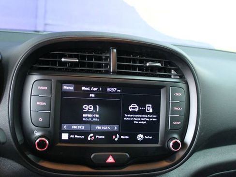 Used 2022 Kia Soul LX image 17