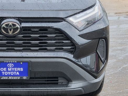Used 2025 Toyota RAV4 LE FWD image 4