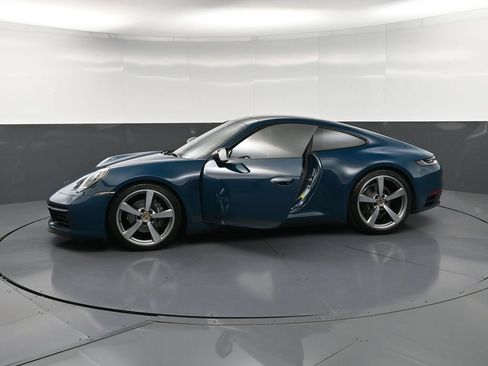 Certified 2024 Porsche 911 Carrera T RWD image 35