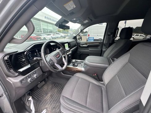 Used 2025 GMC Sierra 1500 Elevation w/ Preferred Package AWD/4WD image 11
