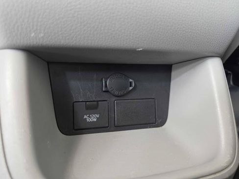 Used 2016 Toyota Highlander Limited AWD/4WD image 24