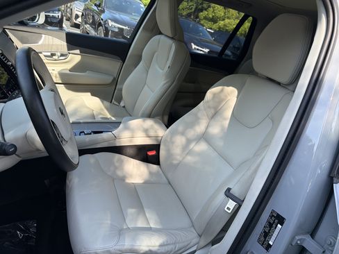 Certified 2024 Volvo XC90 T8 Plus w/ Protection Package Premier AWD/4WD image 16