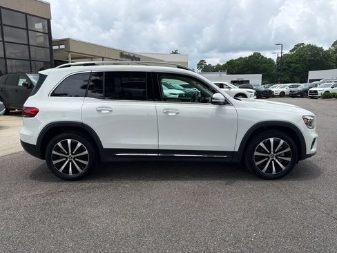 Used 2022 Mercedes-Benz GLB 250 w/ Premium Package image 14
