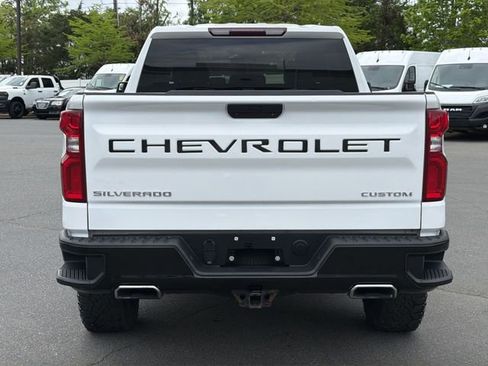 Used 2019 Chevrolet Silverado 1500 Custom Trail Boss w/ Custom Convenience Package AWD/4WD image 12