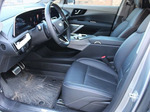 Used 2025 Cadillac Optiq Sport 2 image 14