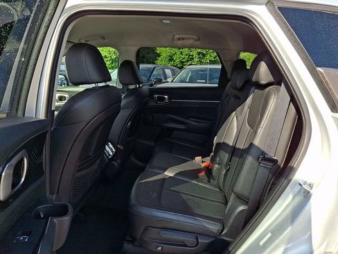 Used 2021 Kia Sorento S AWD/4WD image 10