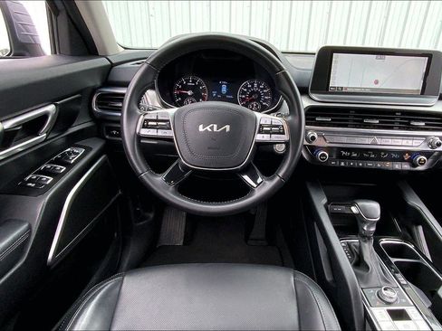 Used 2022 Kia Telluride LX AWD/4WD image 5