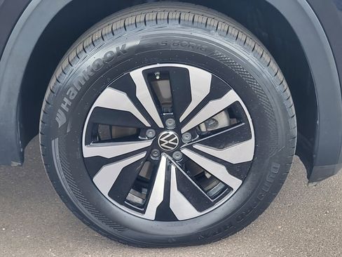 Used 2024 Volkswagen Atlas SE FWD image 8