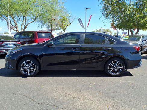 Used 2023 Kia Forte LXS FWD image 2