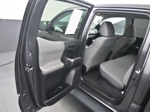 Used 2022 Toyota Tacoma SR5 w/ SR5 Appearance Package (SM) image 14