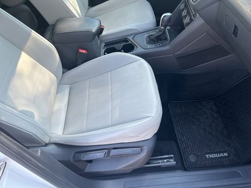 Used 2018 Volkswagen Tiguan SE image 23