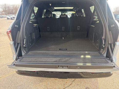 New 2026 Lincoln Navigator L Reserve w/ Jet Appearance Package AWD/4WD image 24