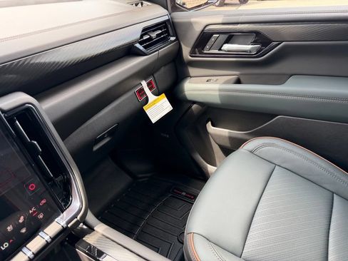 New 2026 GMC Yukon AT4 w/ AT4 Premium Package AWD/4WD image 28