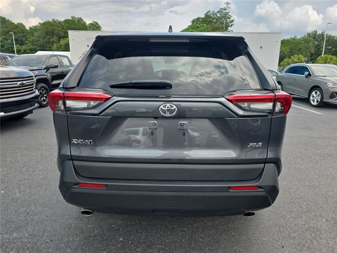 Used 2022 Toyota RAV4 XLE Premium FWD image 3