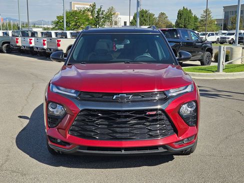Used 2023 Chevrolet TrailBlazer RS w/ Sun and Liftgate Package FWD image 9