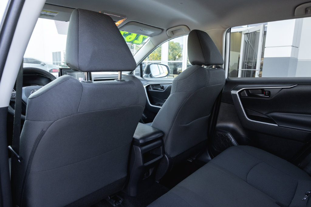 Certified 2021 Toyota RAV4 LE FWD image 24