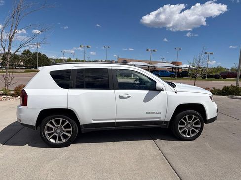 Used 2018 Jeep Grand Cherokee Limited AWD/4WD image 8