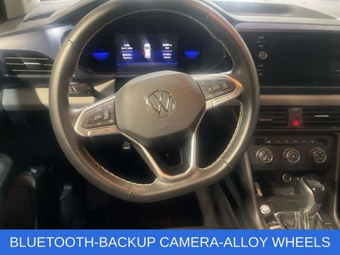 Used 2022 Volkswagen Taos SE AWD/4WD image 17