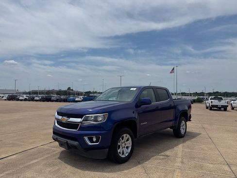 Used 2017 Chevrolet Colorado LT w/ LT Convenience Package RWD image 10