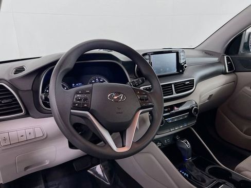Used 2020 Hyundai Tucson SE w/ Cargo Package image 11
